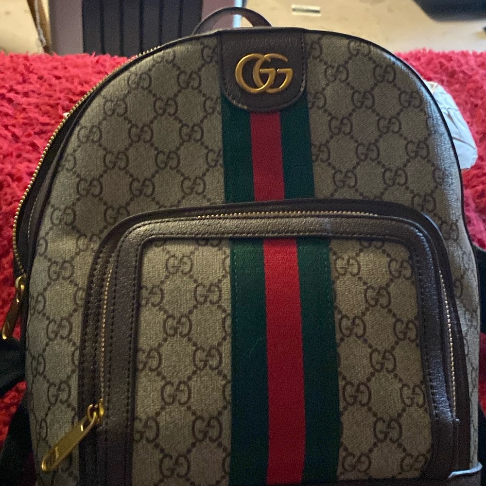 Medium sized women’s backpack only used once